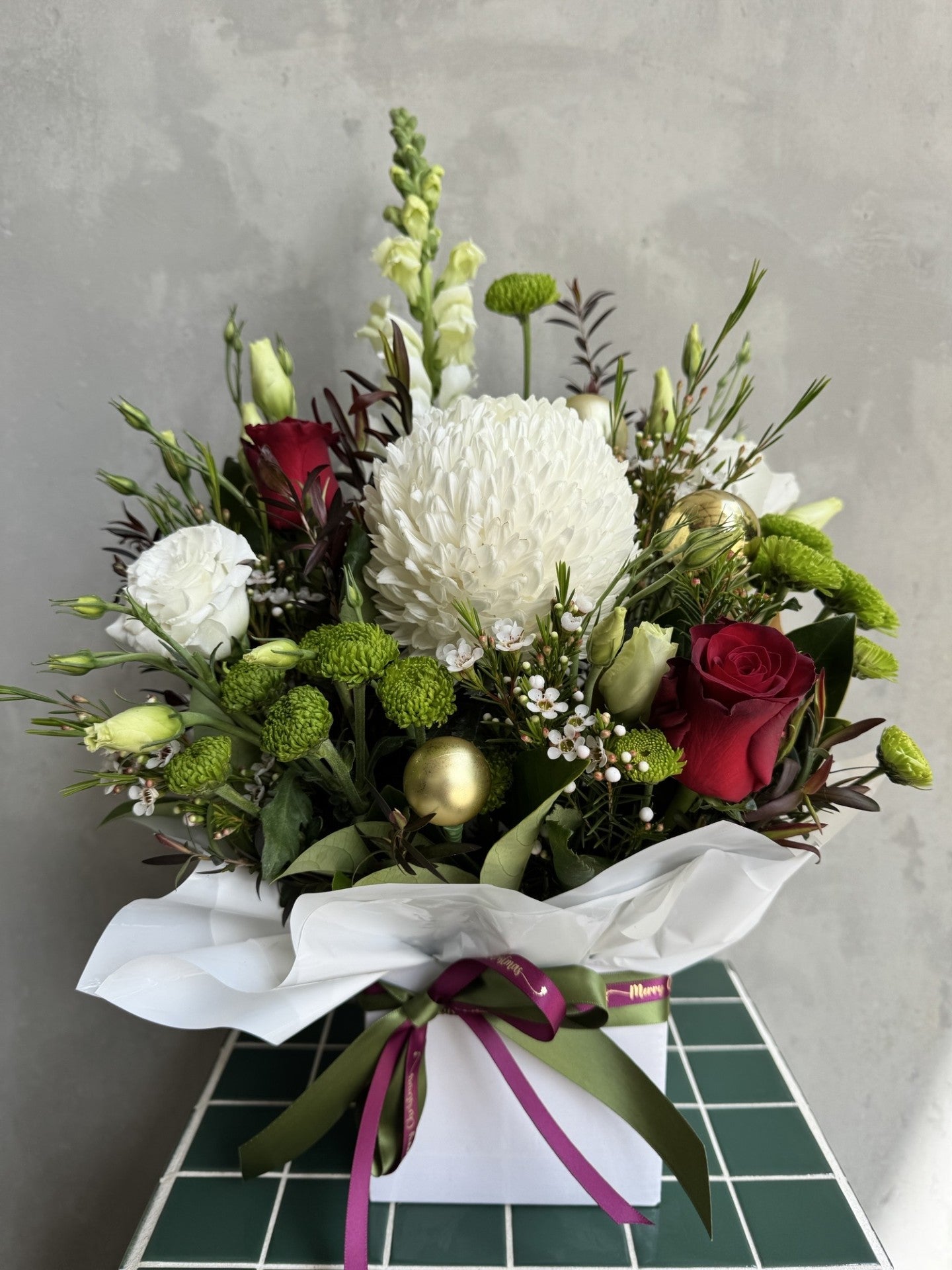 Holly Jolly | Limited Edition mini box arrangement