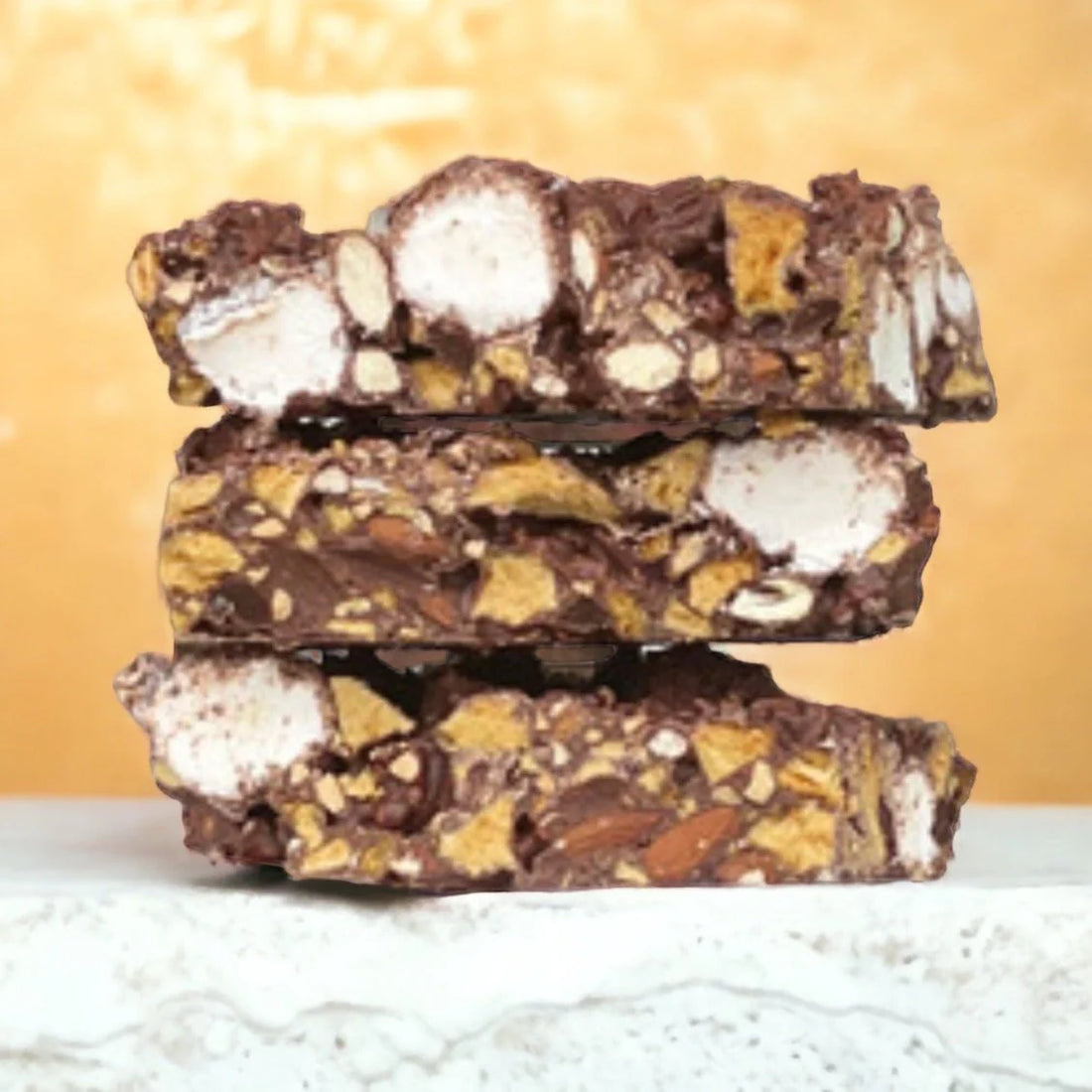 200g-honeycomb-highway-rocky-road-large-blockchocolate-rocky-roadpebbly-path-side view HON-200