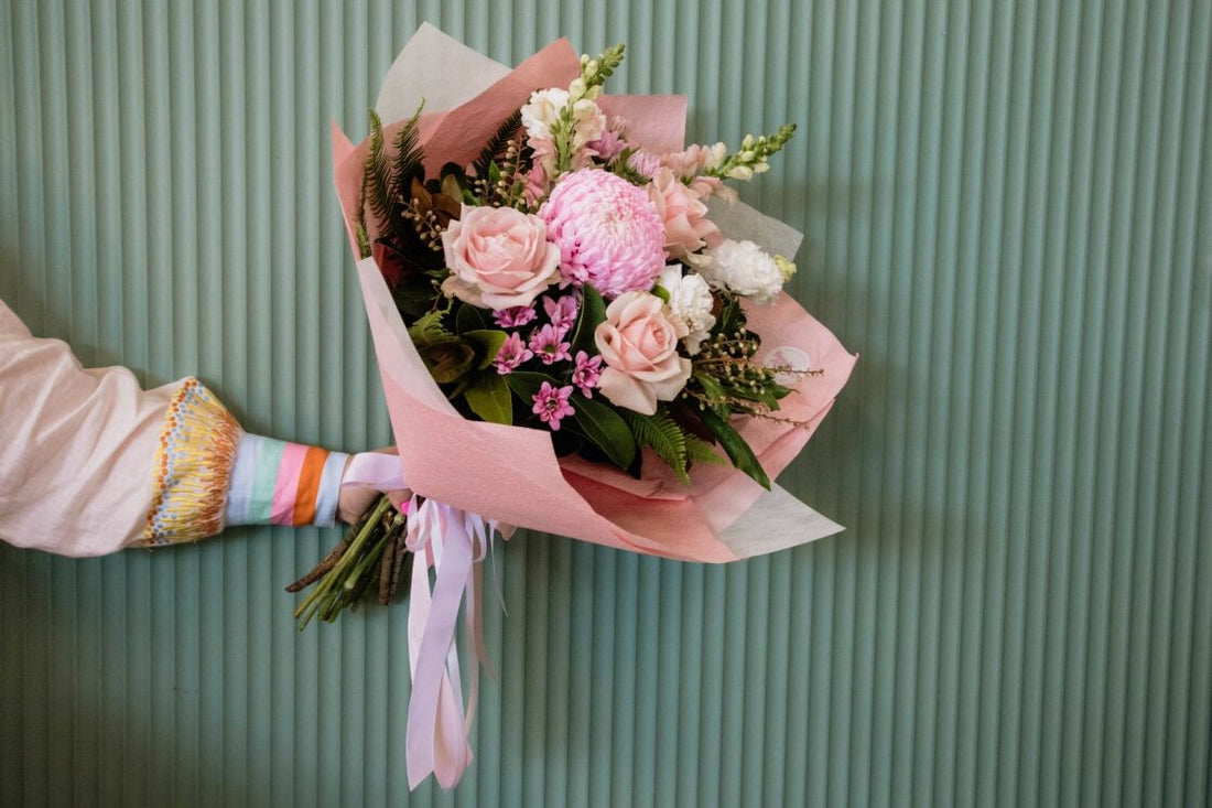 Lovely Mum | Pink + White Bouquet